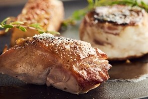 Porcelet en trois cuissons, millefeuille de pommes de terre - La Table de Michel Dussau Agen